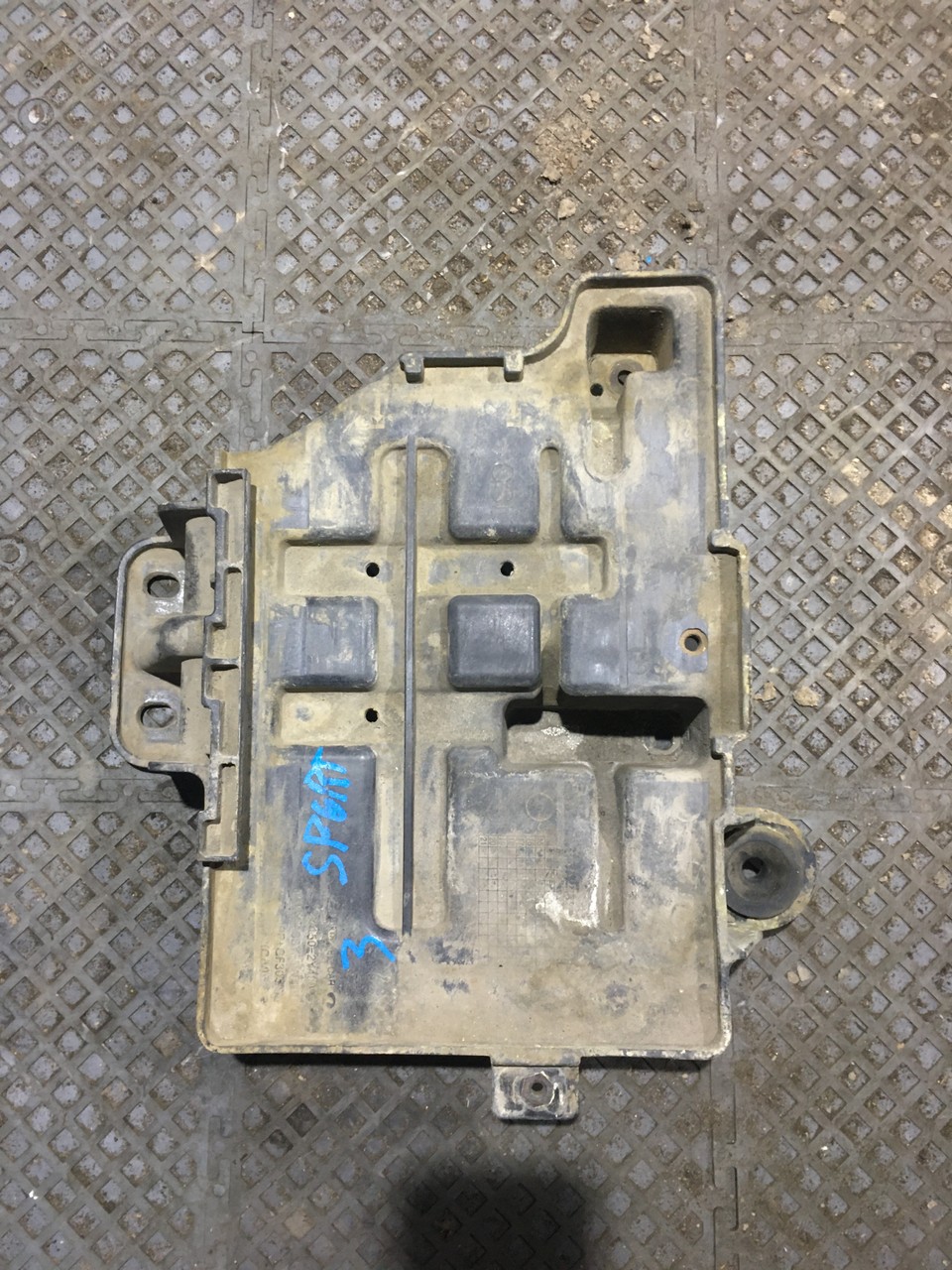 Крепление аккумулятора Kia Sportage III