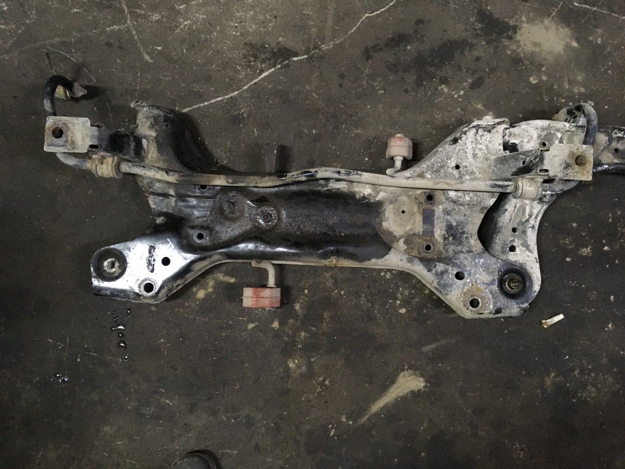 Балка подмоторная (подрамник) Skoda Fabia II