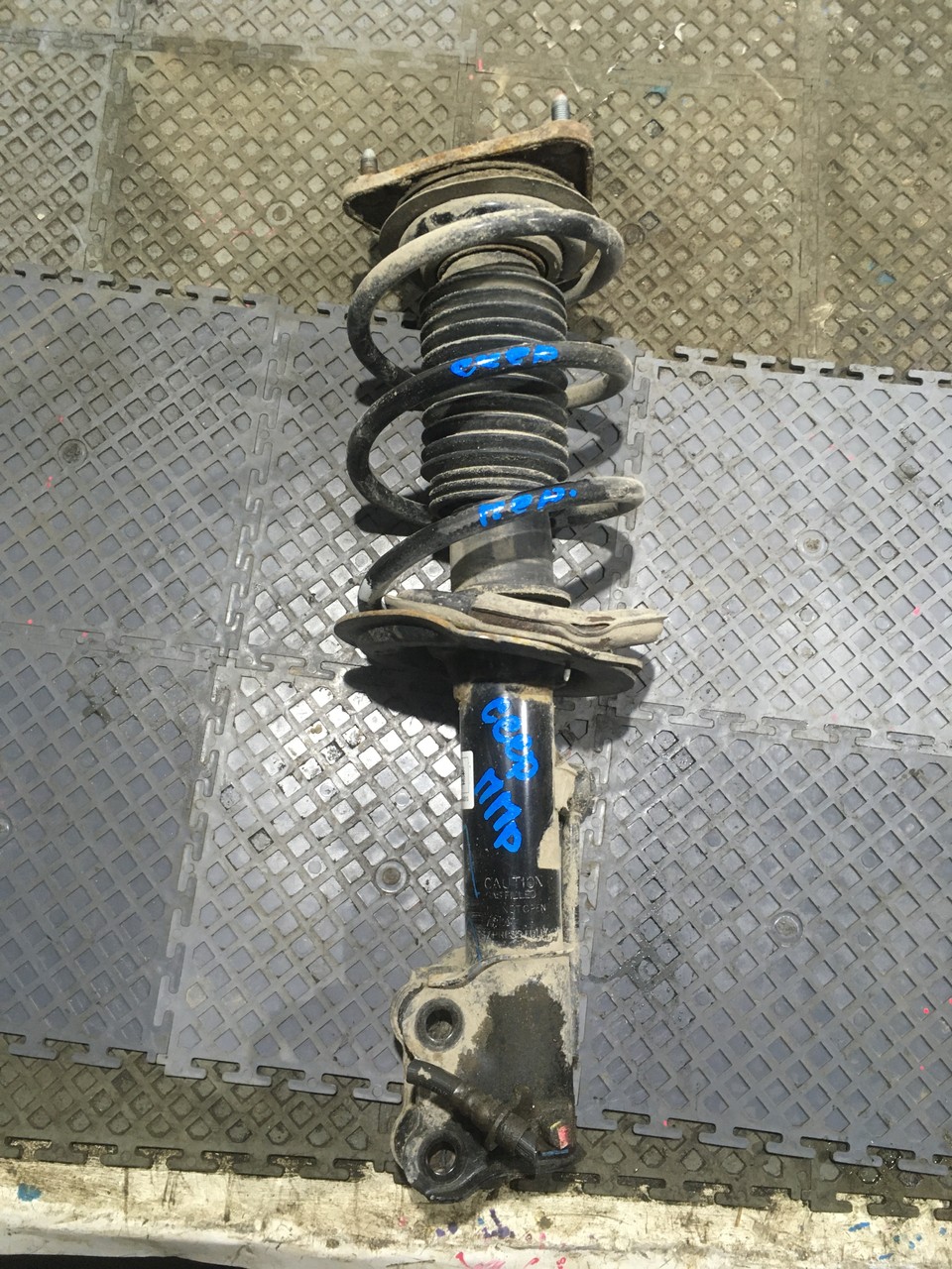 Амортизатор передний правый Kia Ceed II