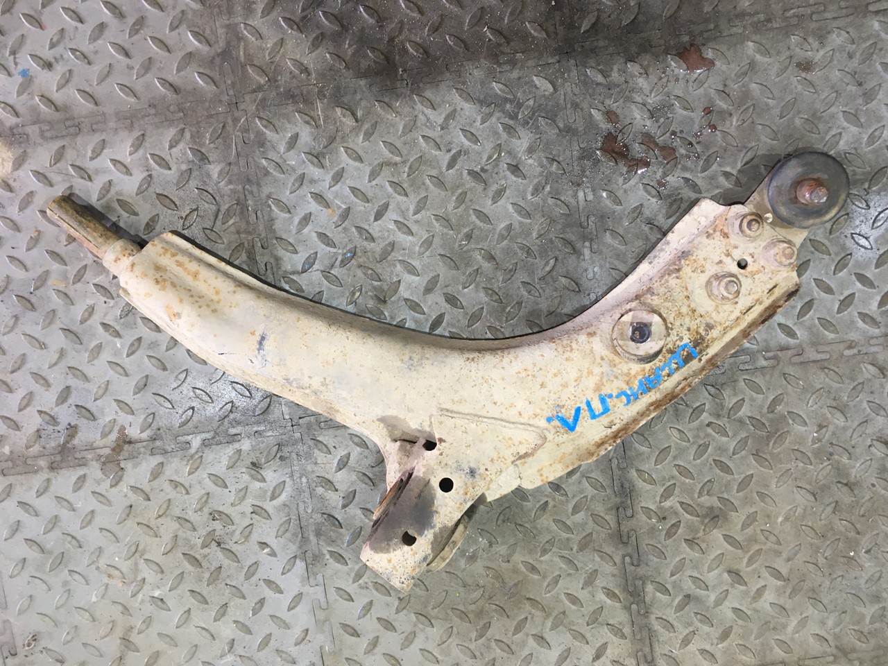 Рычаги подвески передний левый ZAZ Sens