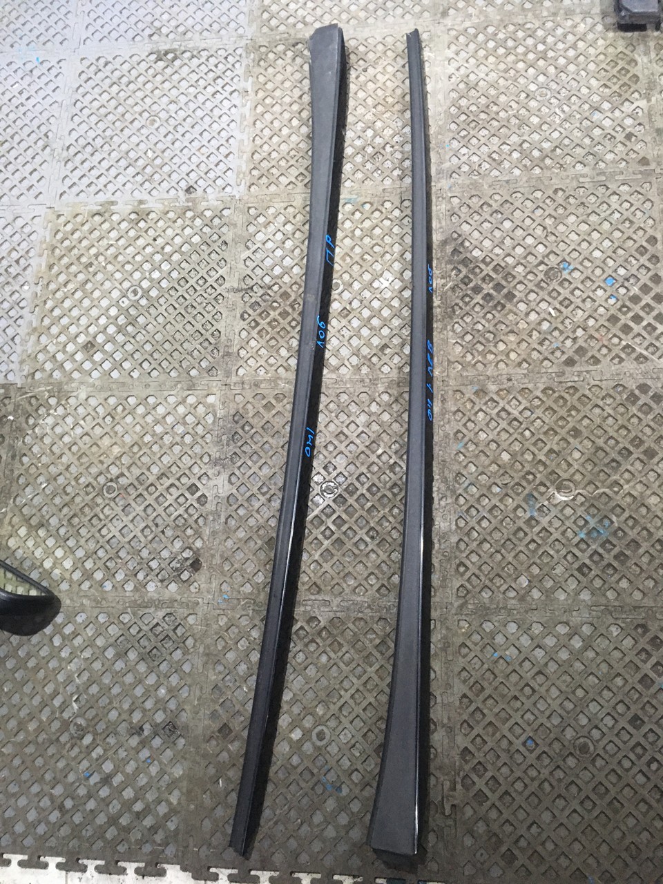 Накладка стекла лобового левая Hyundai i40