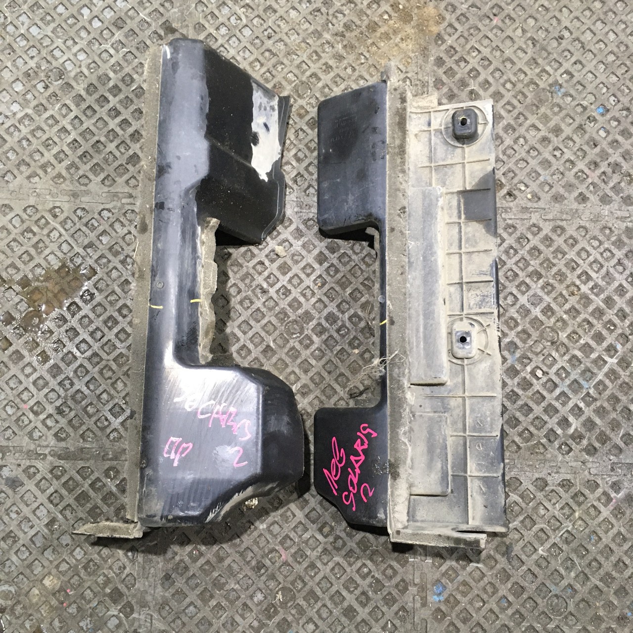 Пыльник радиатора правый / левый Kia Rio X-Line