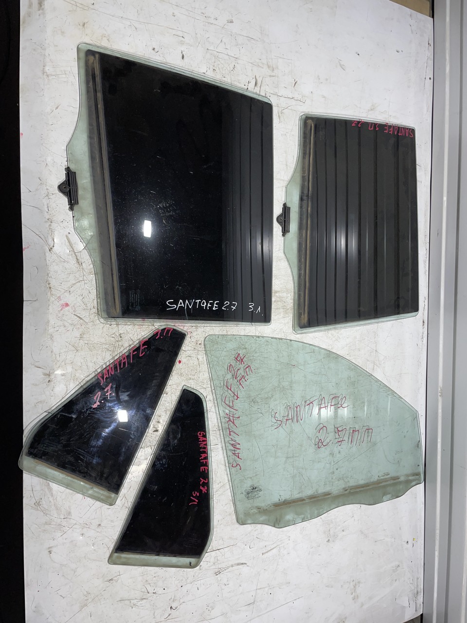 Стекло двери Hyundai Santa Fe II
