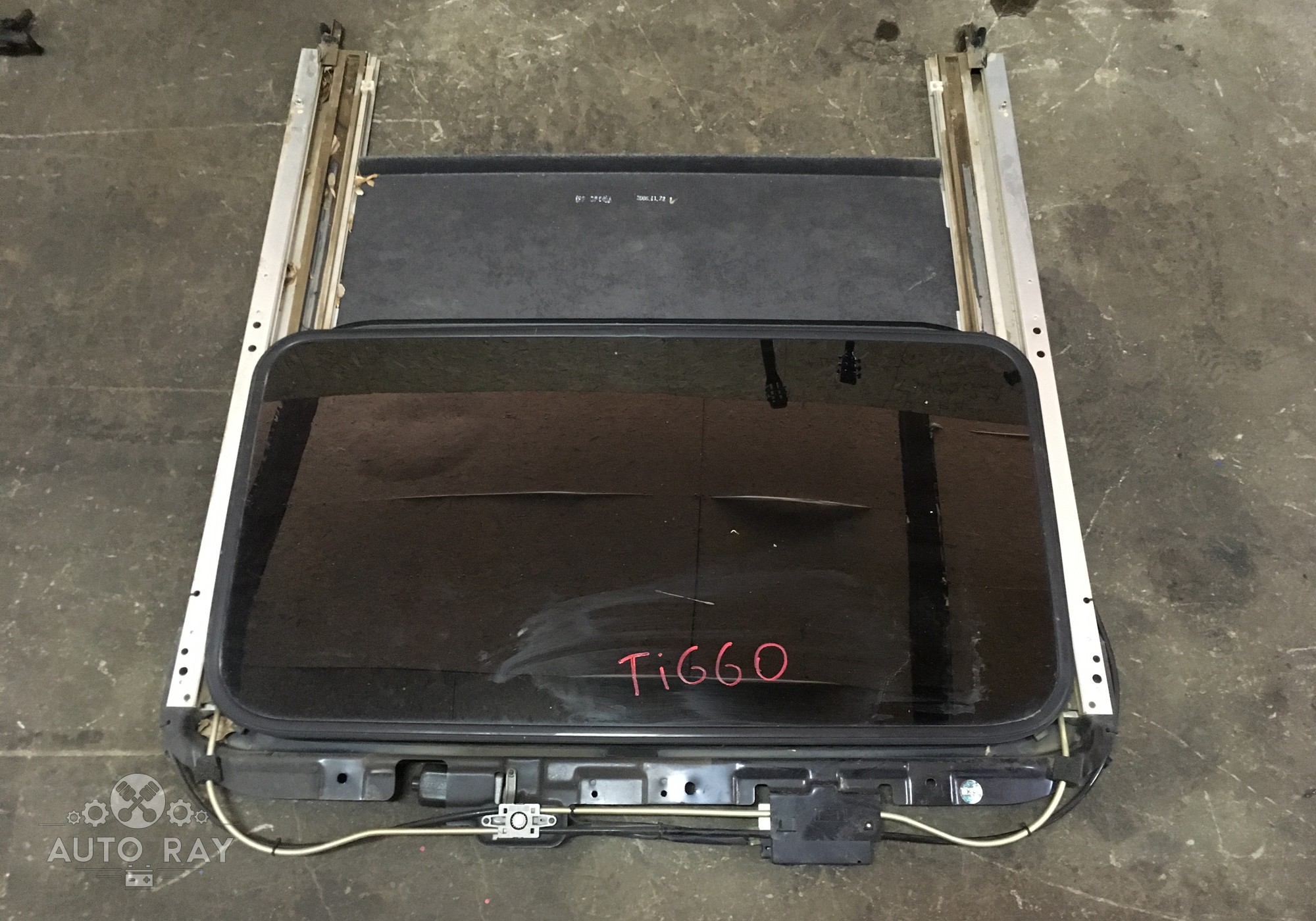 Люк чери тигго. Чери тигго с люком. Люк chery tiggo t11. Люк чери тигго. Люк чери тигго.