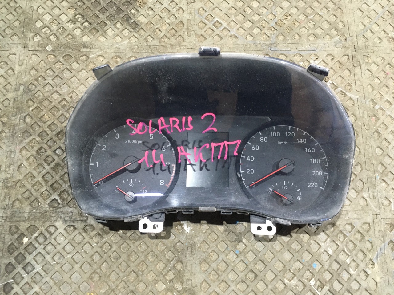 Панель приборов Hyundai Solaris II