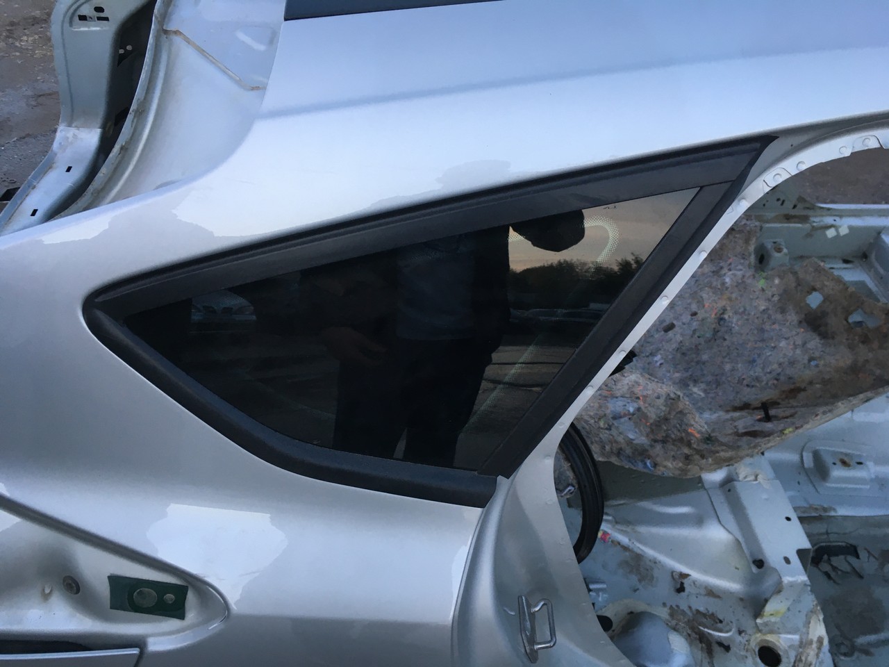 Стекло кузовное правое Ford Focus III