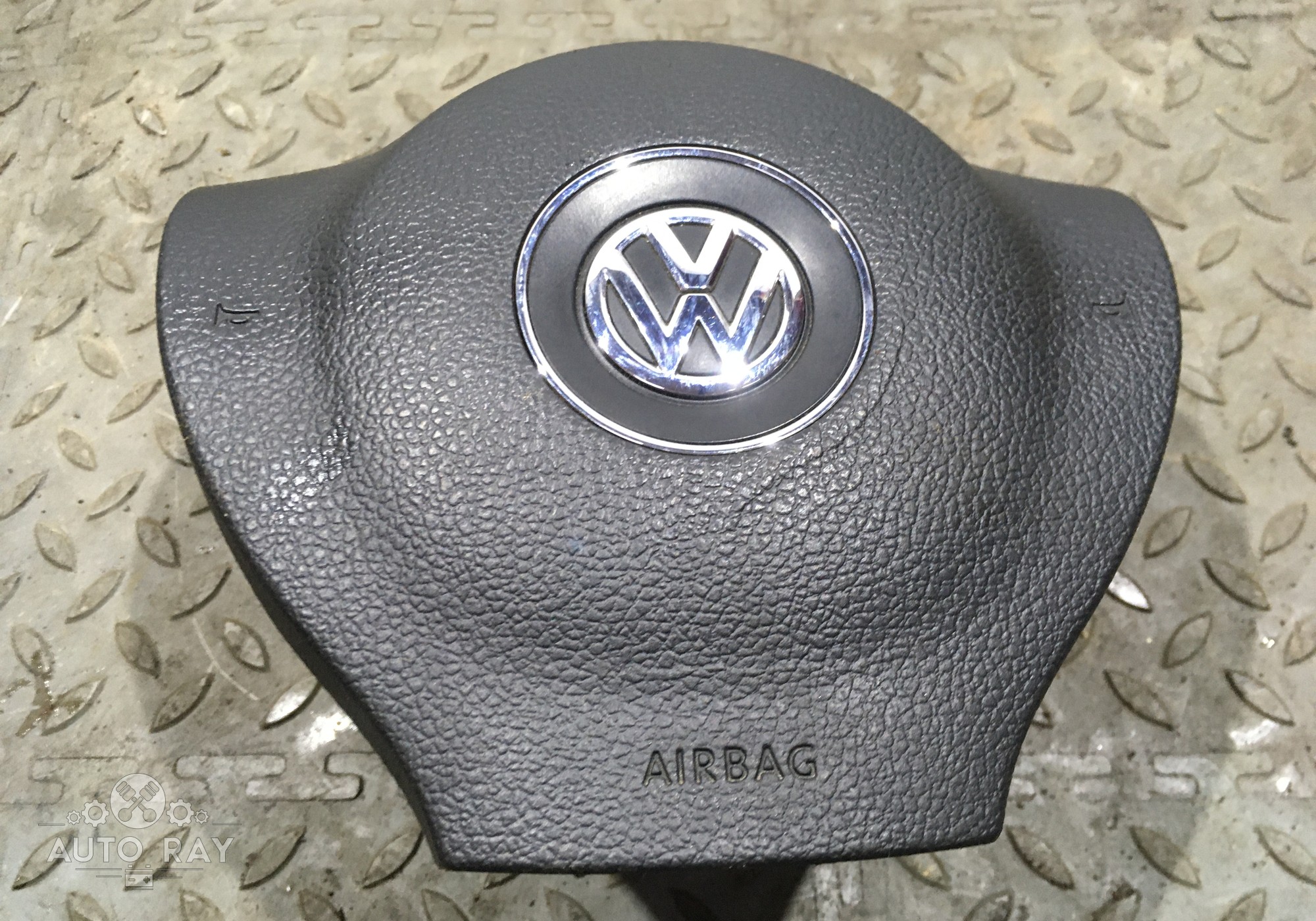 3C8880201AH81U Подушка безопасности водителя в руль для Volkswagen Passat B7 (с 2010 по 2015)