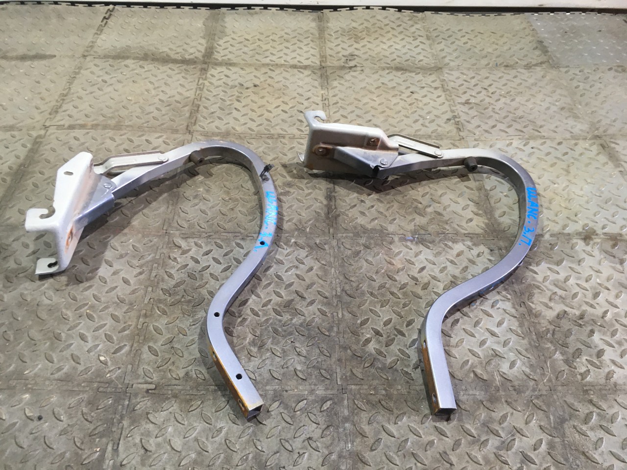 Петли крышки багажника ZAZ Sens