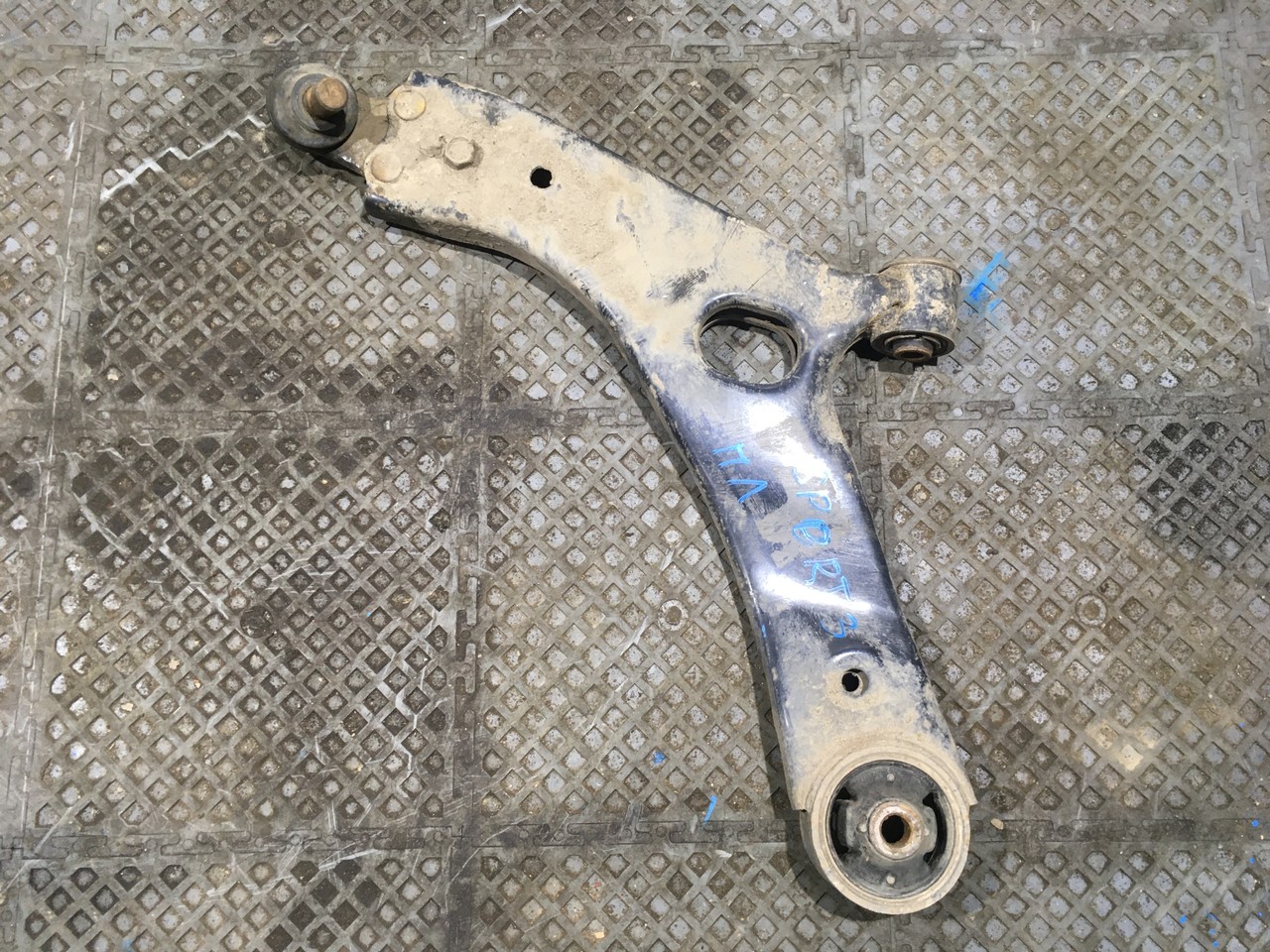 Рычаг передний левый Kia Sportage III