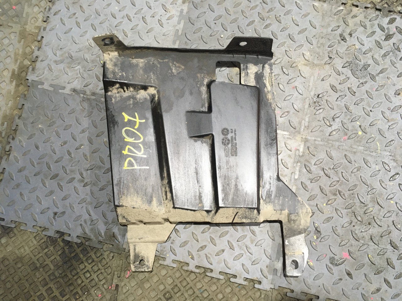 Пыльник двигателя правый Chery Tiggo 7 Pro Max