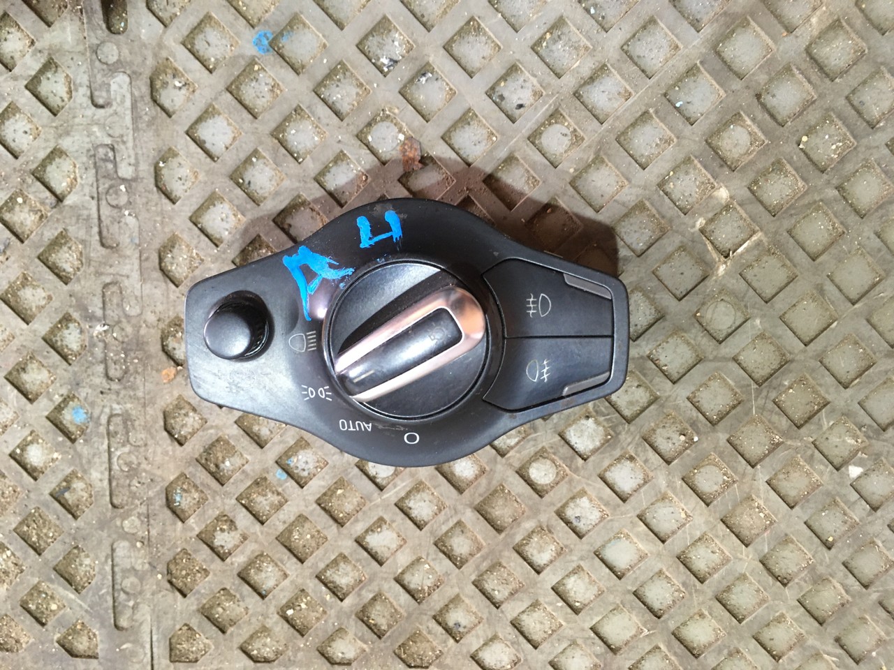 Блок управления светом Audi Q5 8R