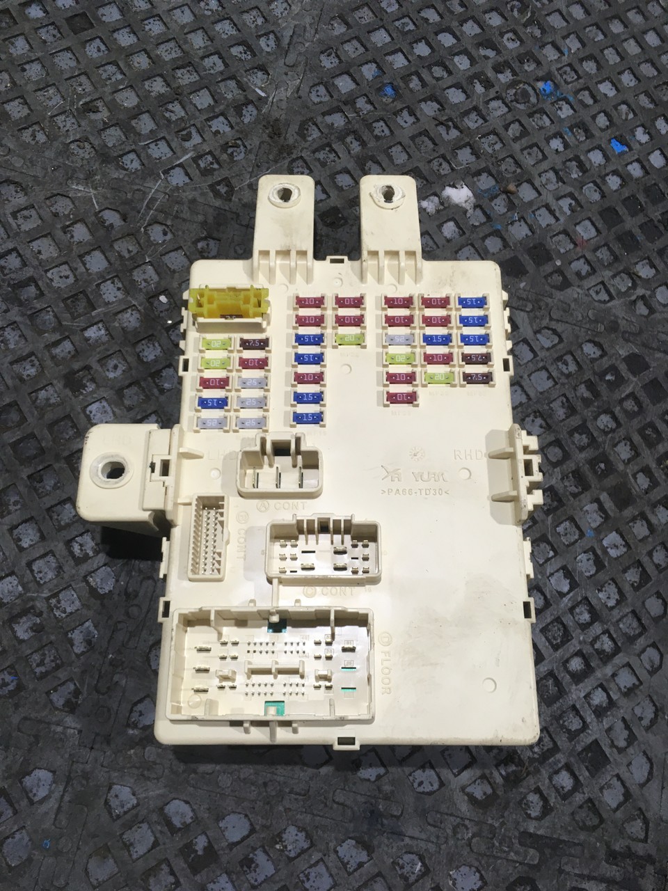 Блок предохранителей салонный Kia Sportage III