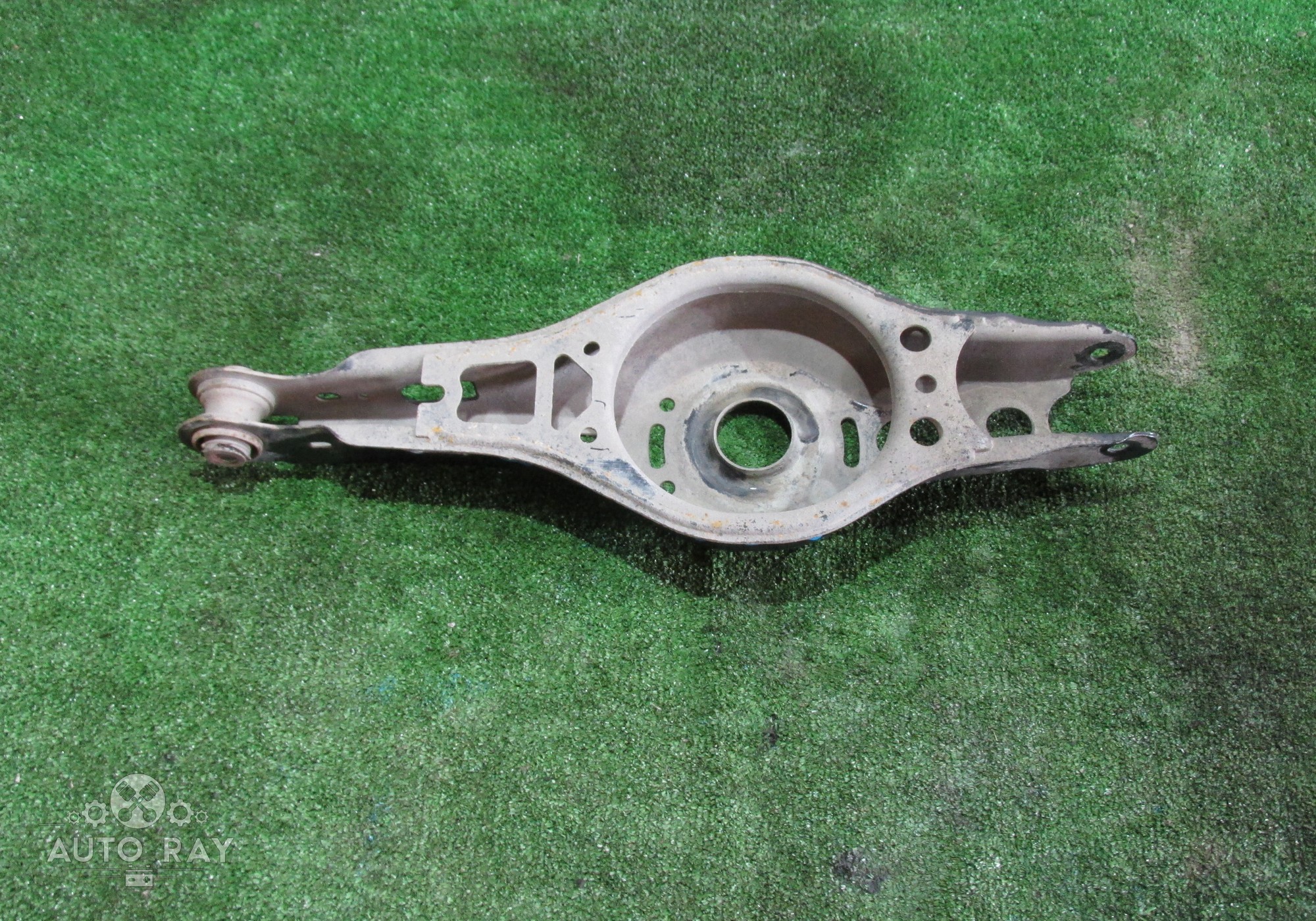 4873033160 Рычаг задний поперечный под пружину для Toyota Camry XV70 (с 2017)