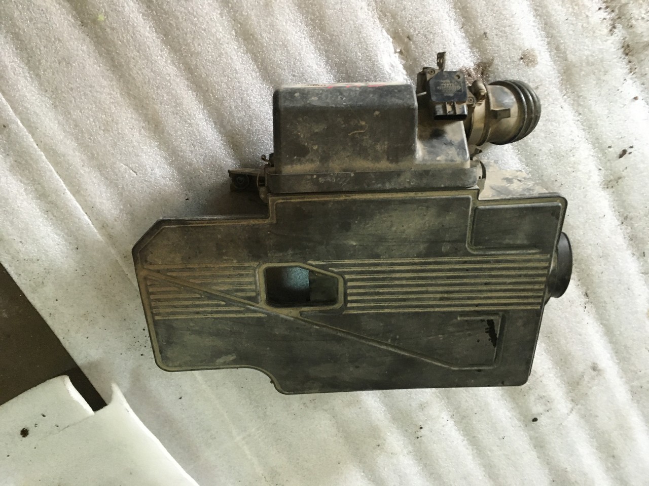 Воздушный фильтр корпус Suzuki SX4 I Classic