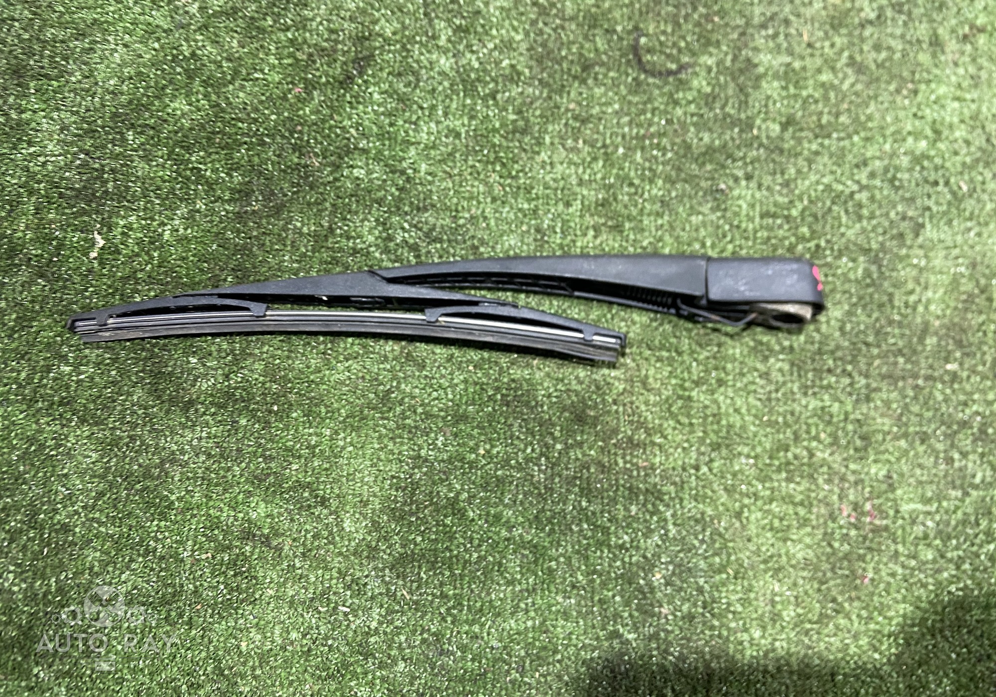 988111H000 Поводок стеклоочистителя задний