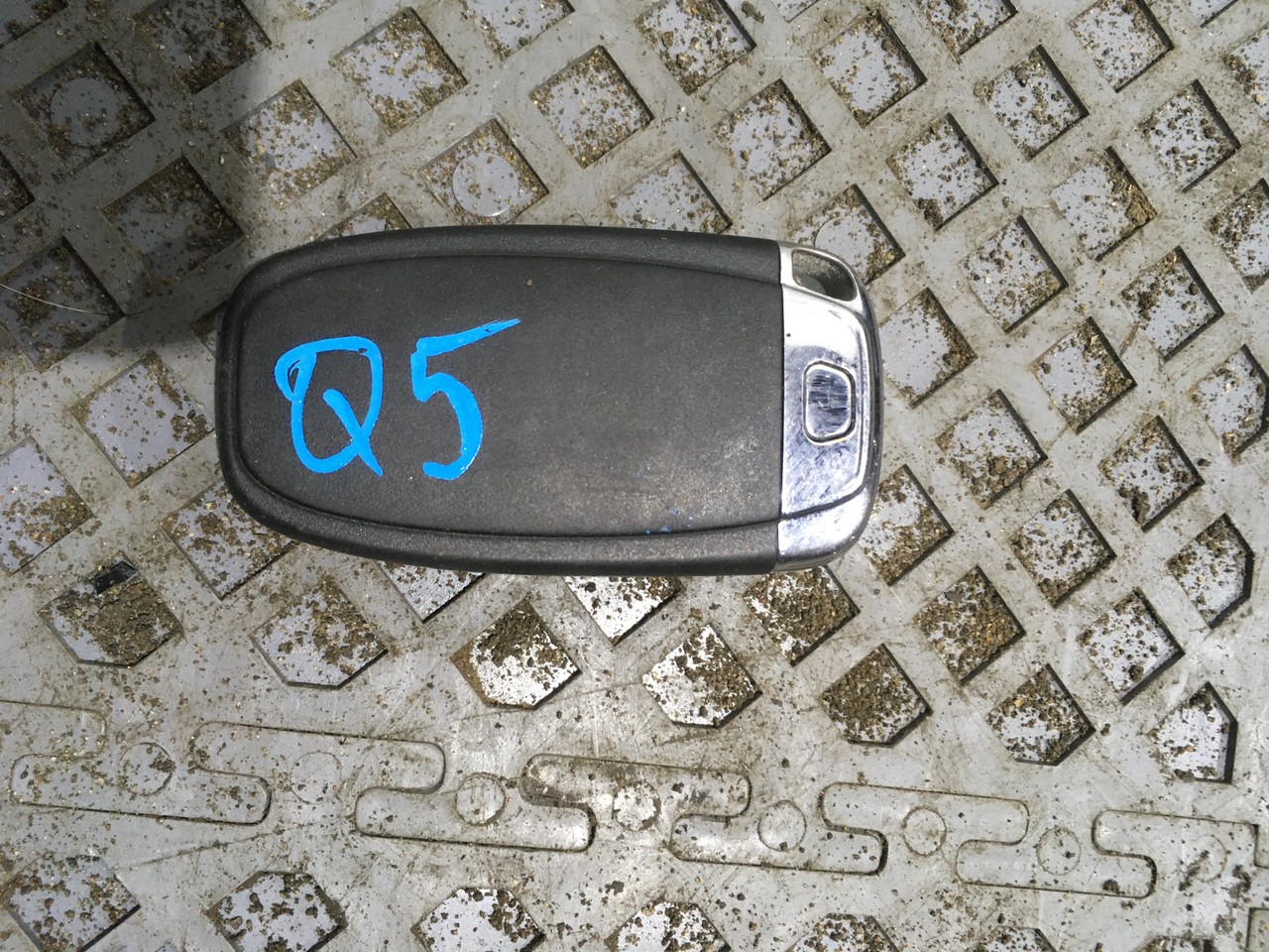 Ключ зажигания Audi Q5 8R