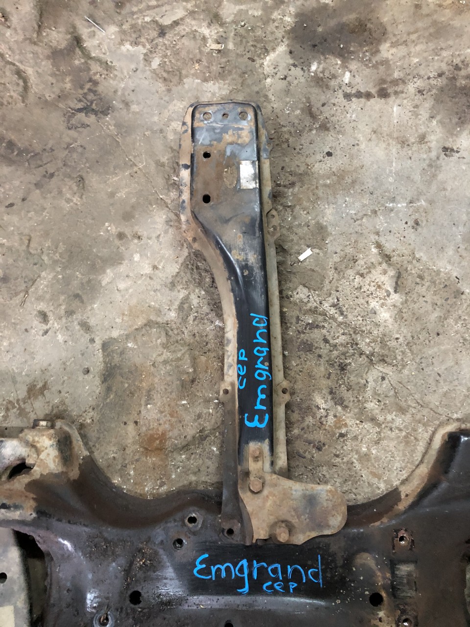 Балка агрегатная передняя продольная Geely Emgrand EC7