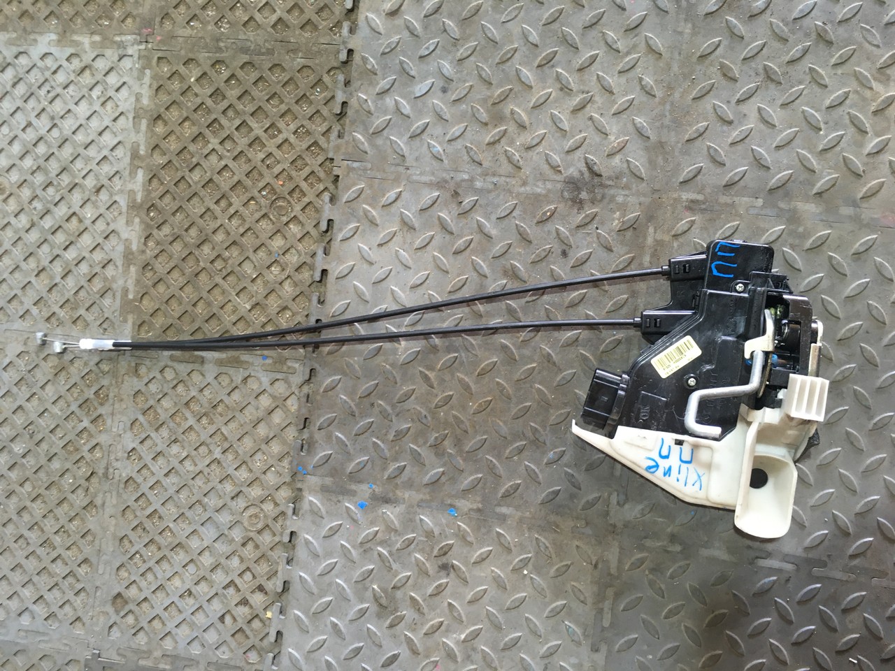 Замок передний правый Kia Rio X-Line