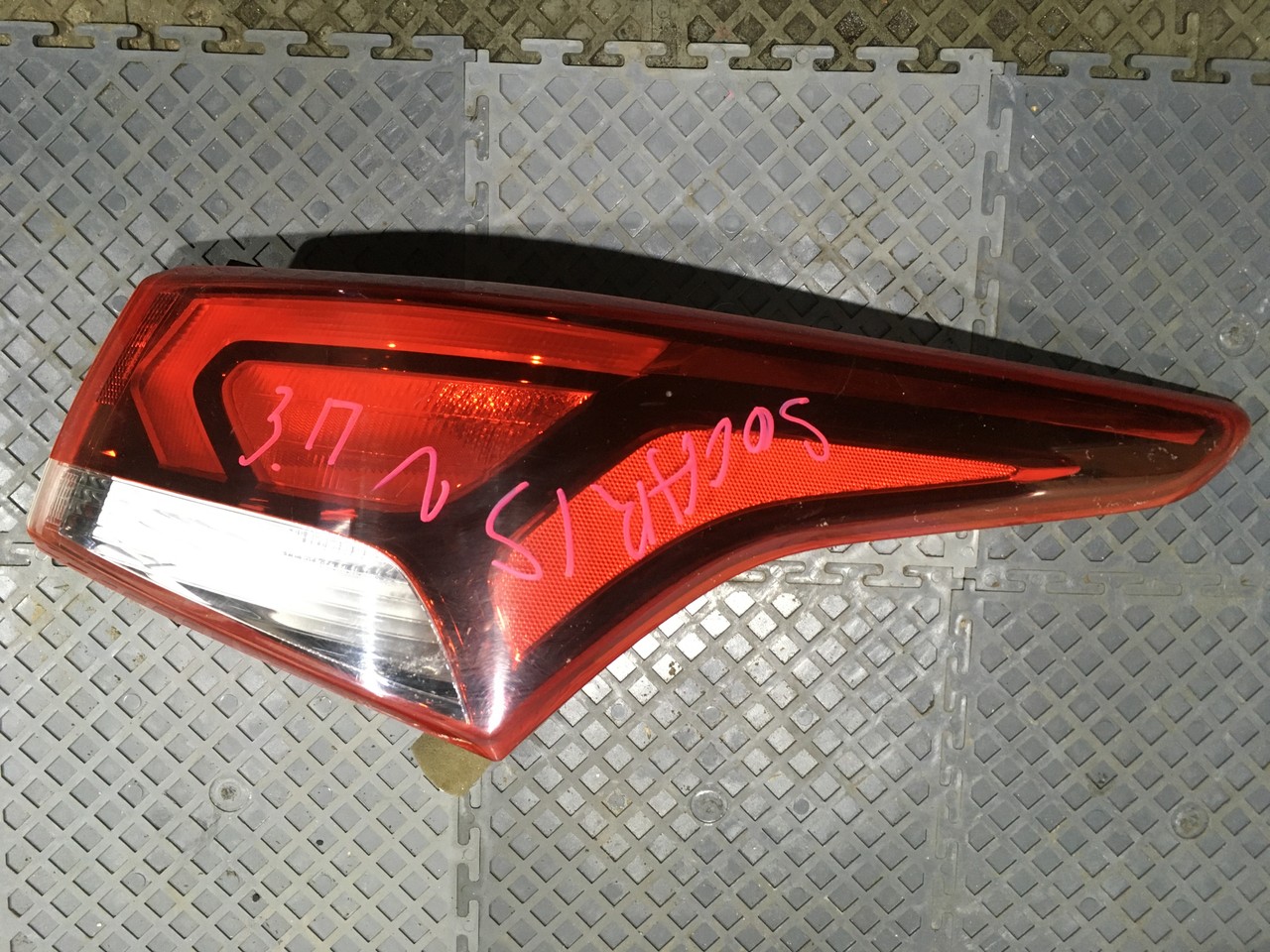 Фонарь задний правый наружный Hyundai Solaris II