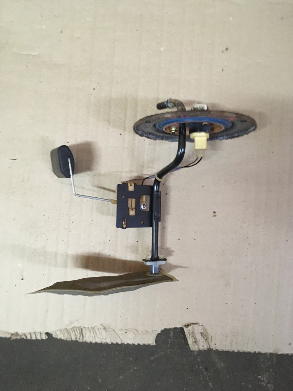 Датчик уровня топлива Kia Sportage II