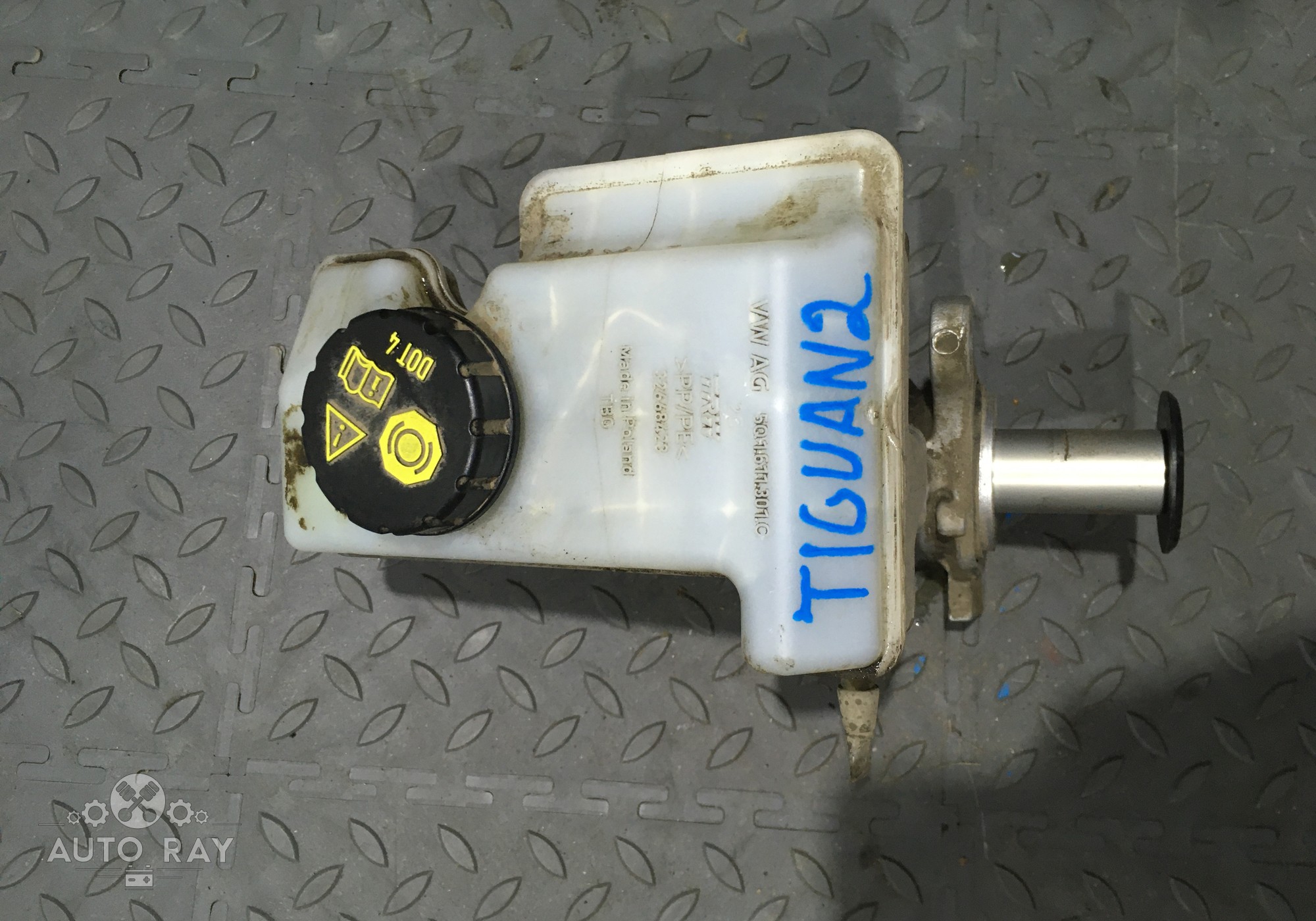 8V1611021A Главный тормозной цилиндр для Skoda Octavia III (с 2012)