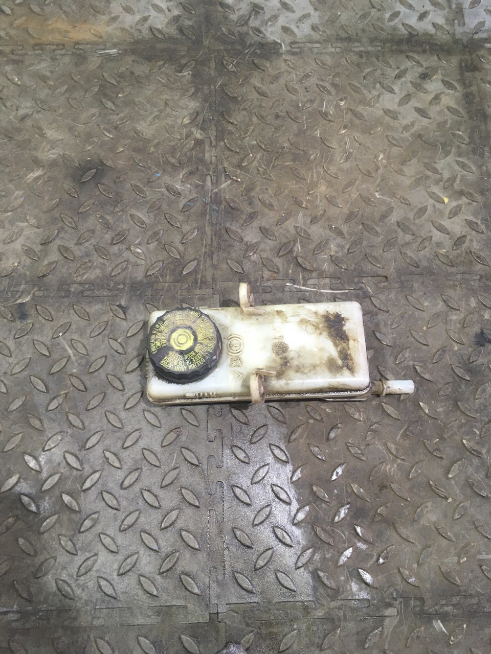 Бачок главного тормозного цилиндра Citroen C4 I