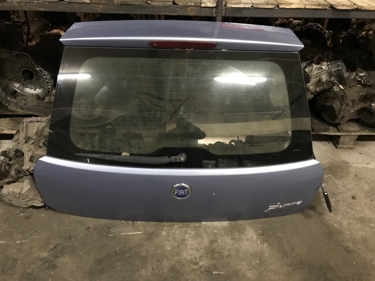 Крышка багажника Fiat Punto III