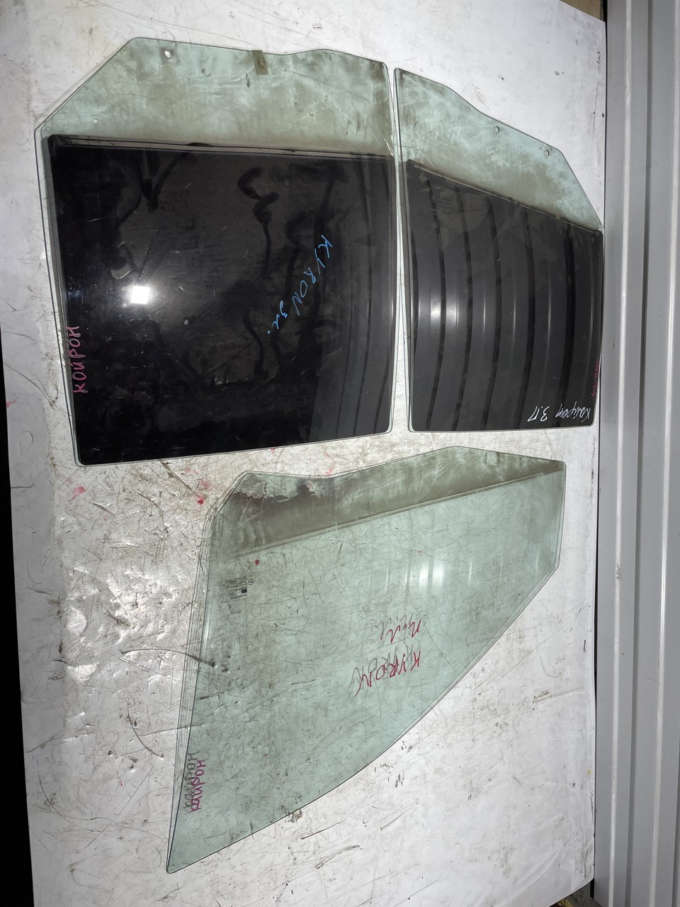 Стекло двери SsangYong Kyron