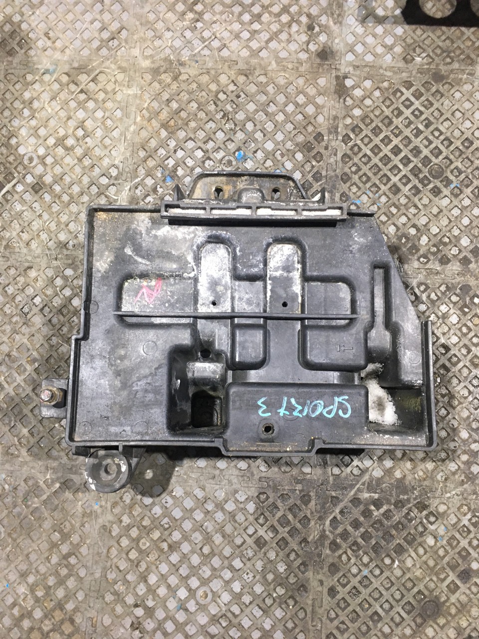 Крепление аккумулятора Kia Sportage III