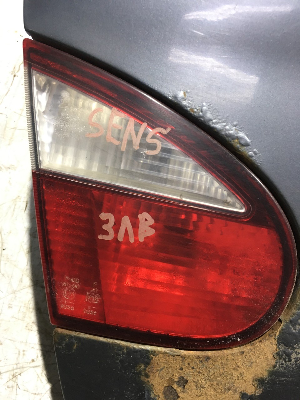 Фонарь задний левый внутренний ZAZ Sens