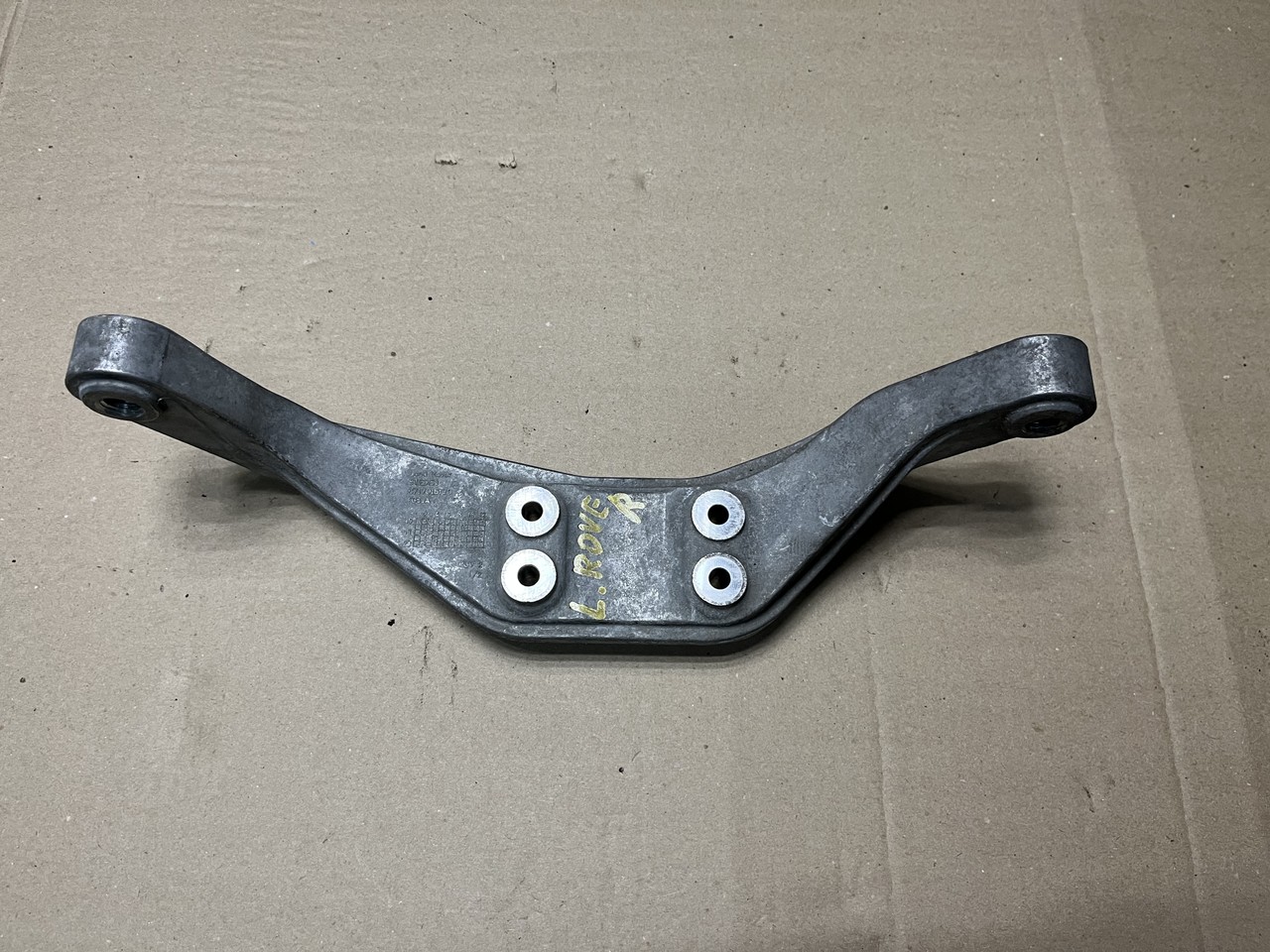 Кронштейн редуктора Land Rover Range Rover Evoque