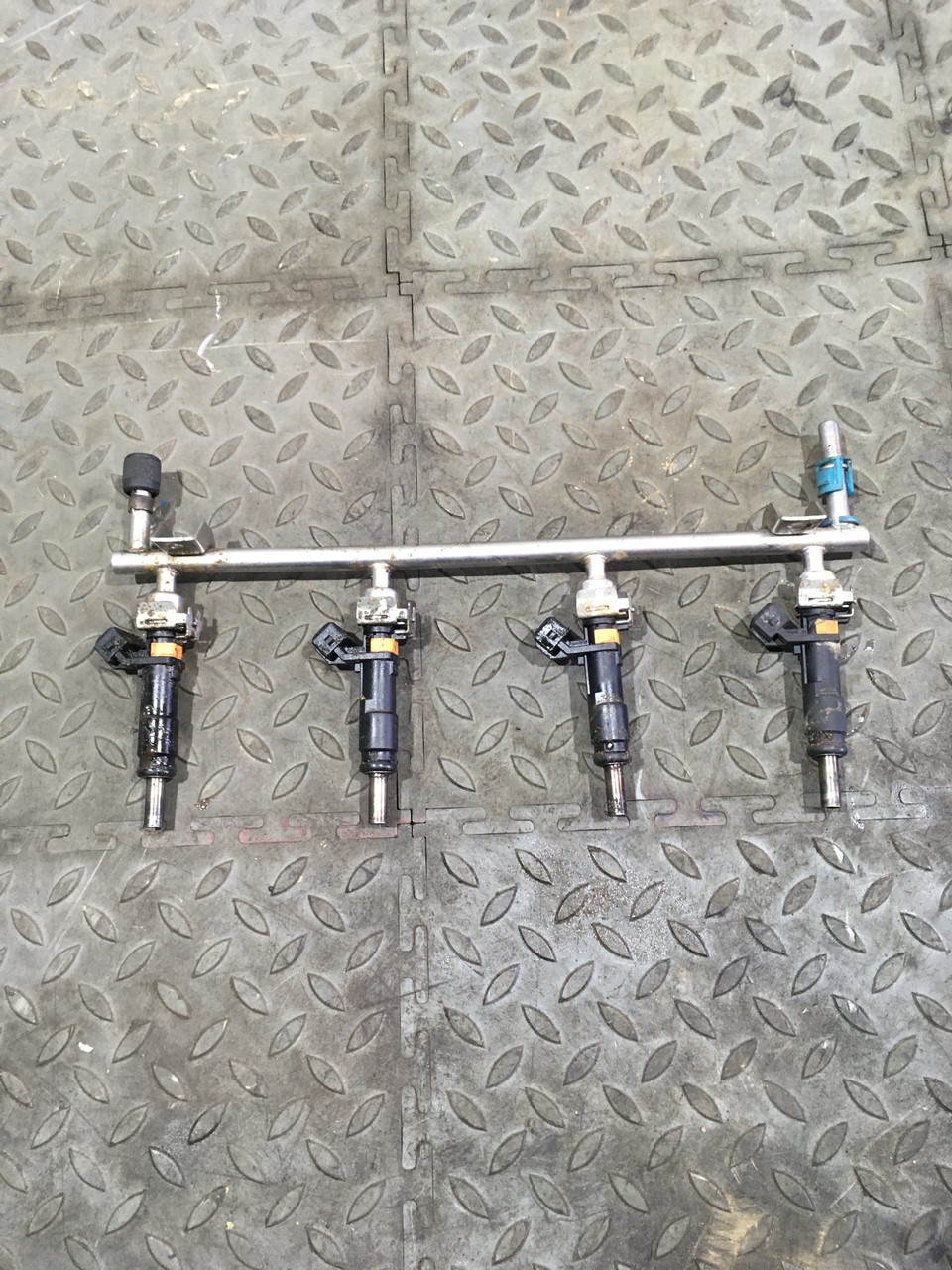 Рейка топливная (рампа) Opel Astra H