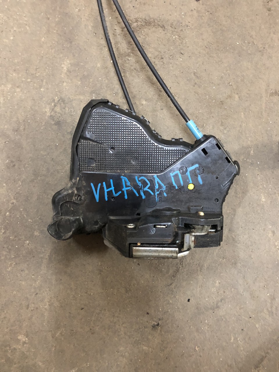 Замок двери передний правый ! Suzuki Grand Vitara II