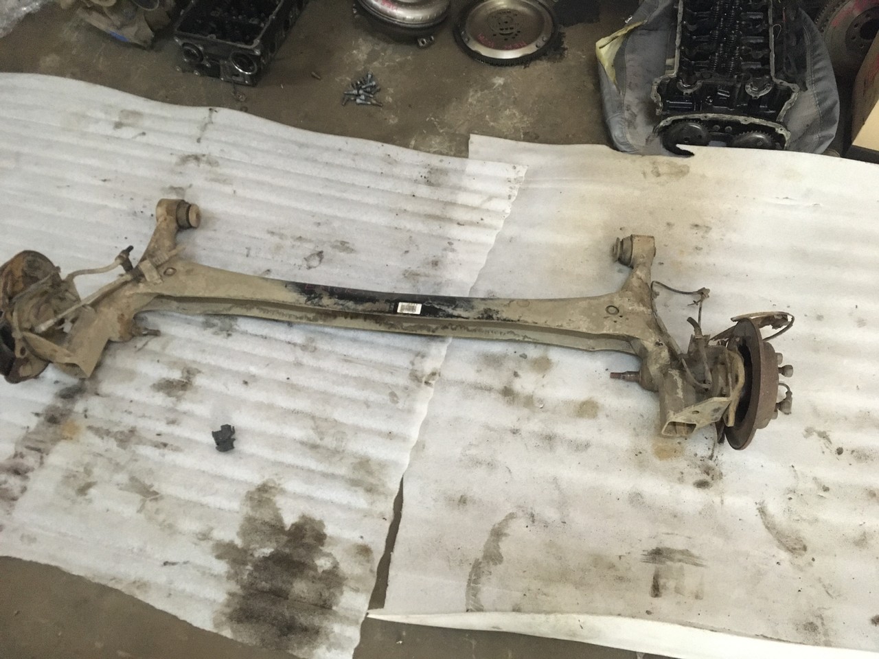 Балка задняя Geely Emgrand EC7