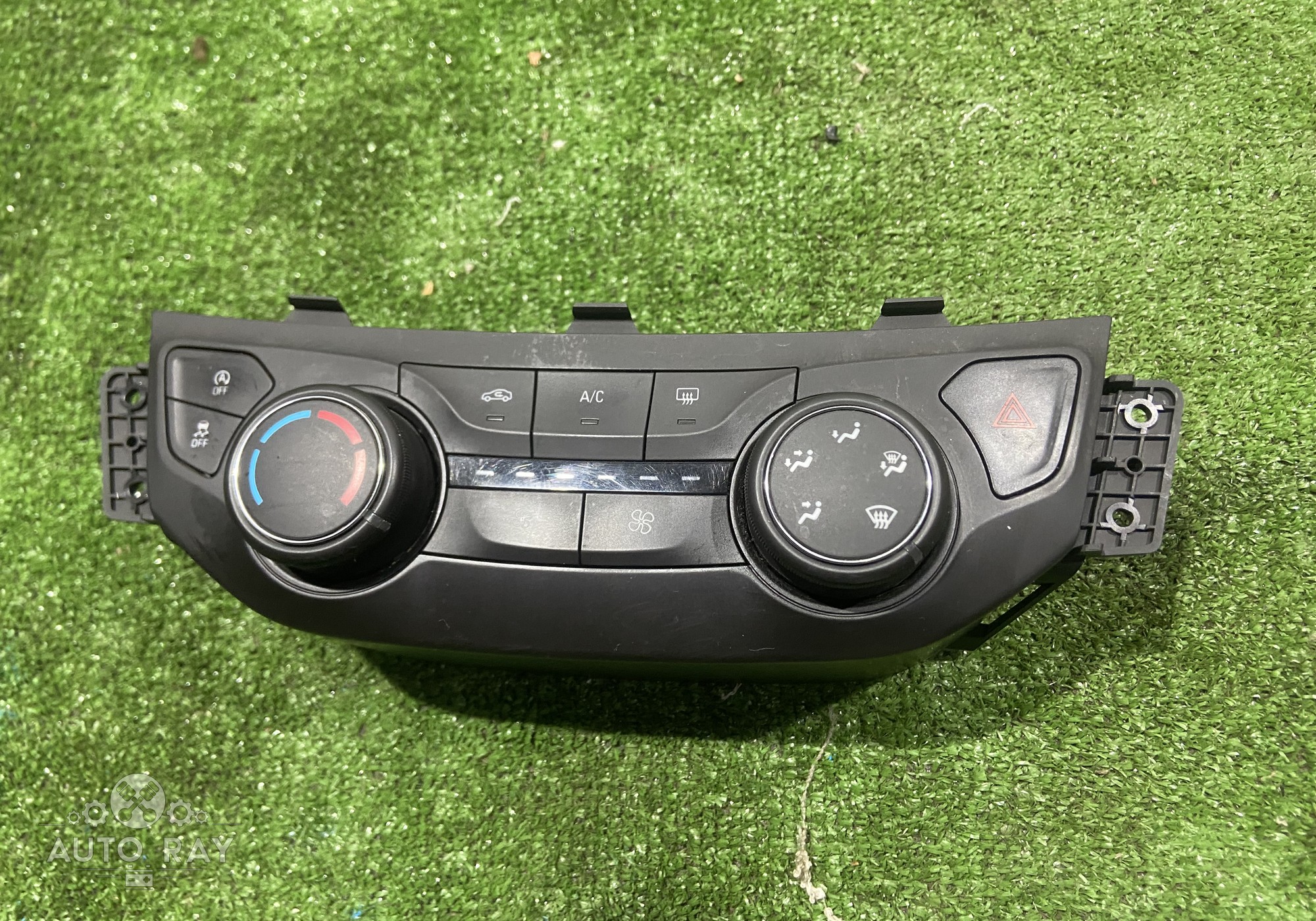 26667576 Блок управления отопителем для Chevrolet Monza II (с 2019)