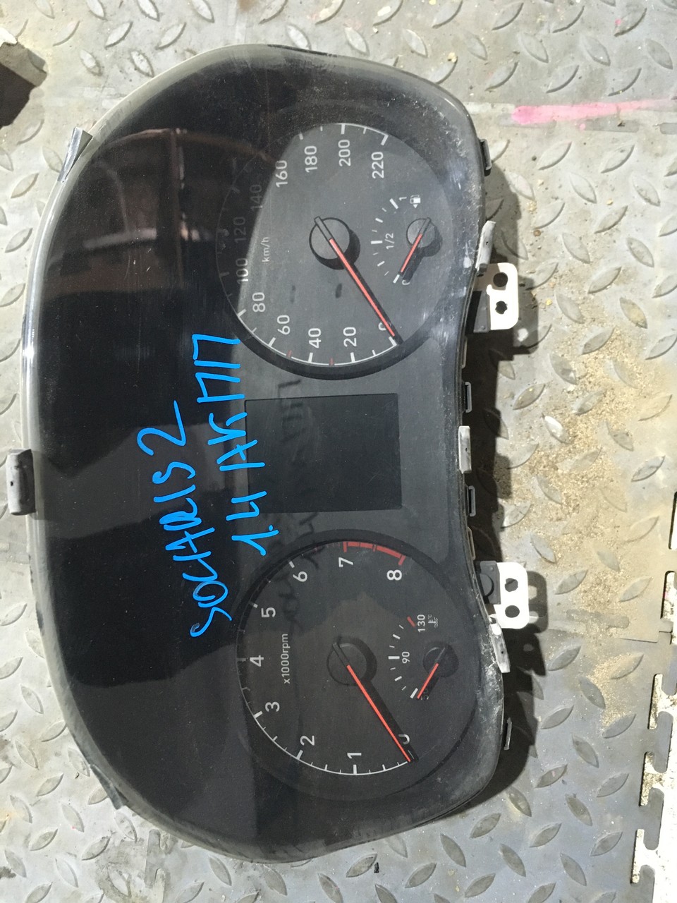 Панель приборов Hyundai Solaris II