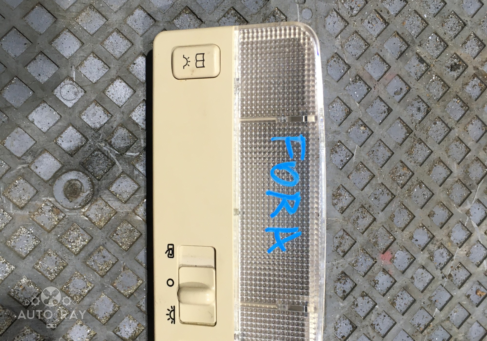 A213714050 Плафон внутреннего освещения для Chery Fora / A5 (с 2006 по 2010)