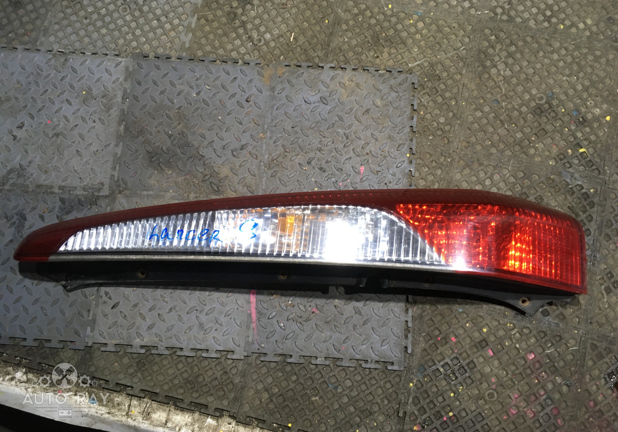 MN169702 Фонарь задний правый для Mitsubishi Lancer IX (с 2000 по 2010)