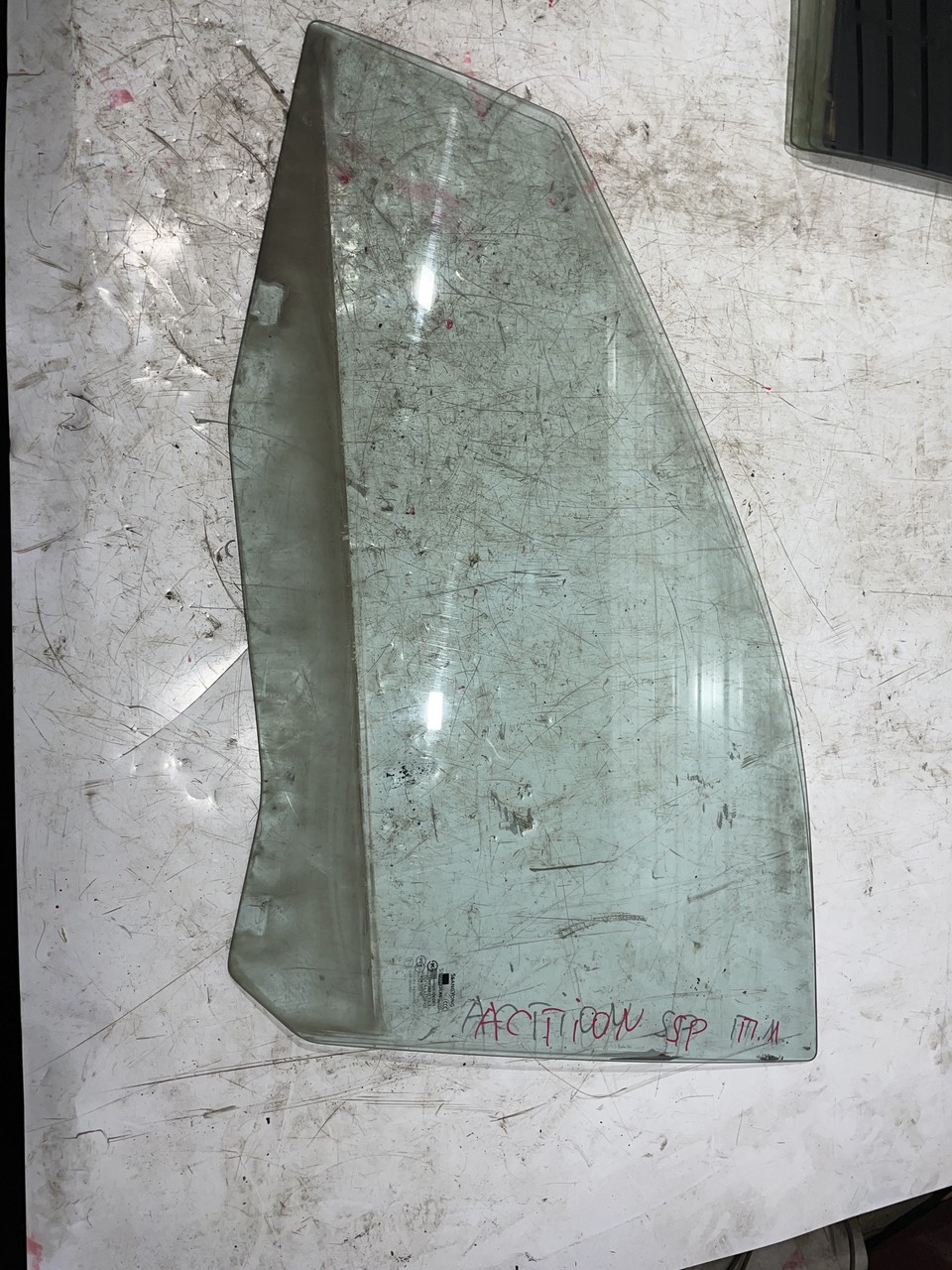 Стекло двери SsangYong Actyon Sports I