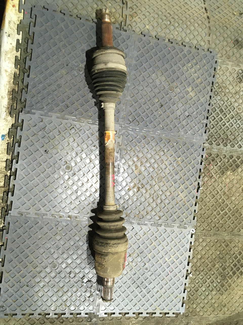 Полуось (привод) левый Hyundai Solaris II