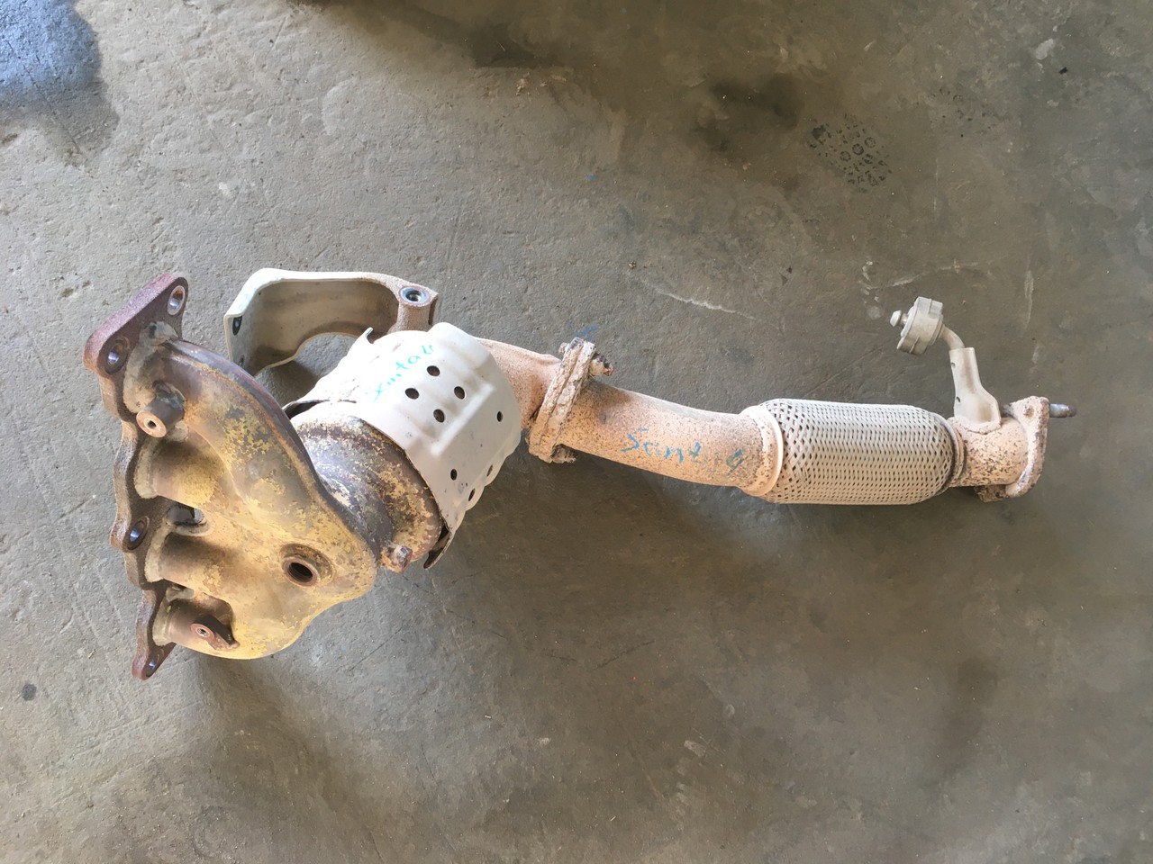 Коллектор выпускной / Катализатор Hyundai Santa Fe IV