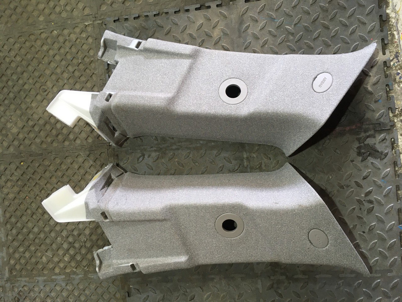 Обшивка стойки задняя правая / левая Hyundai Santa Fe IV