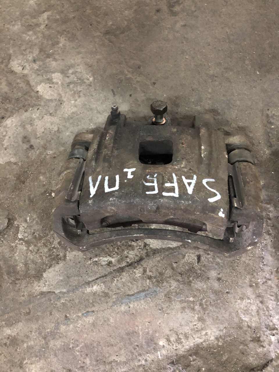 Суппорт передний левый Great Wall Sailor