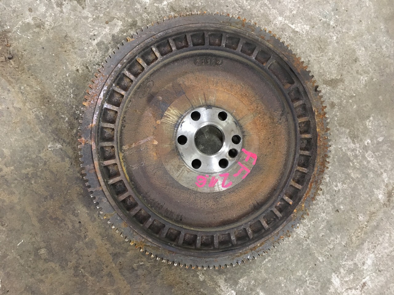 Маховик двигателя Ford Focus II