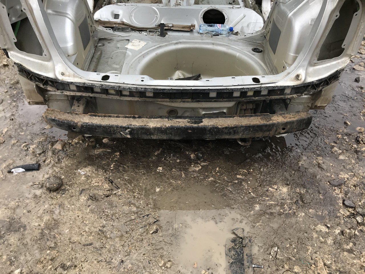 Усилитель заднего бампера Skoda Fabia I