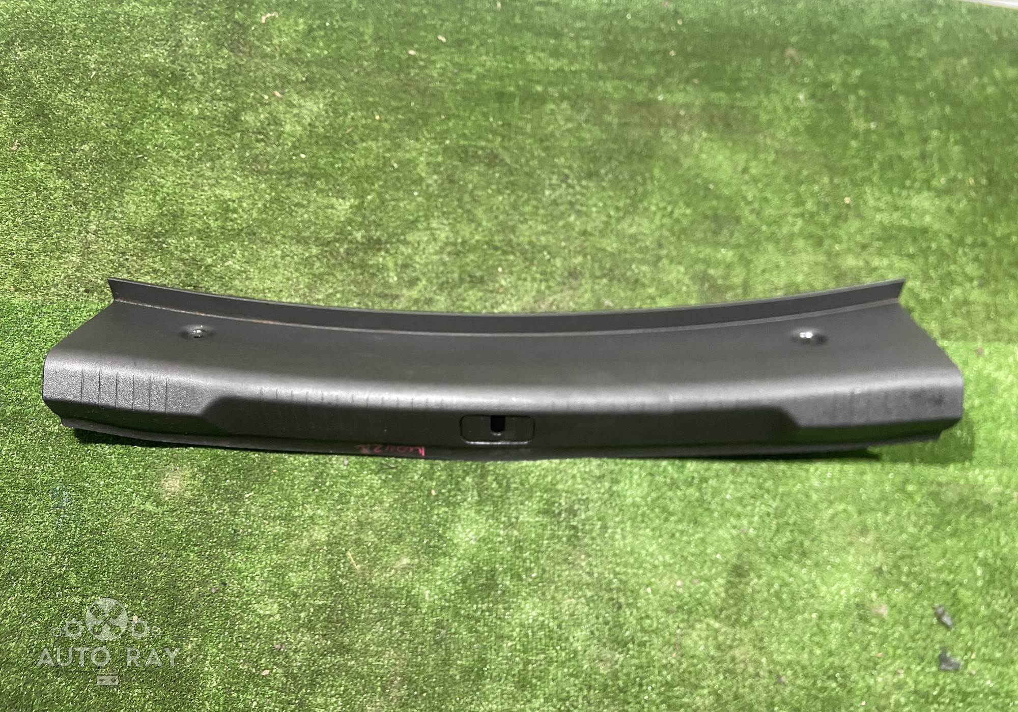 26296791 Обшивка багажника на заднюю панель для Chevrolet Monza II (с 2019)