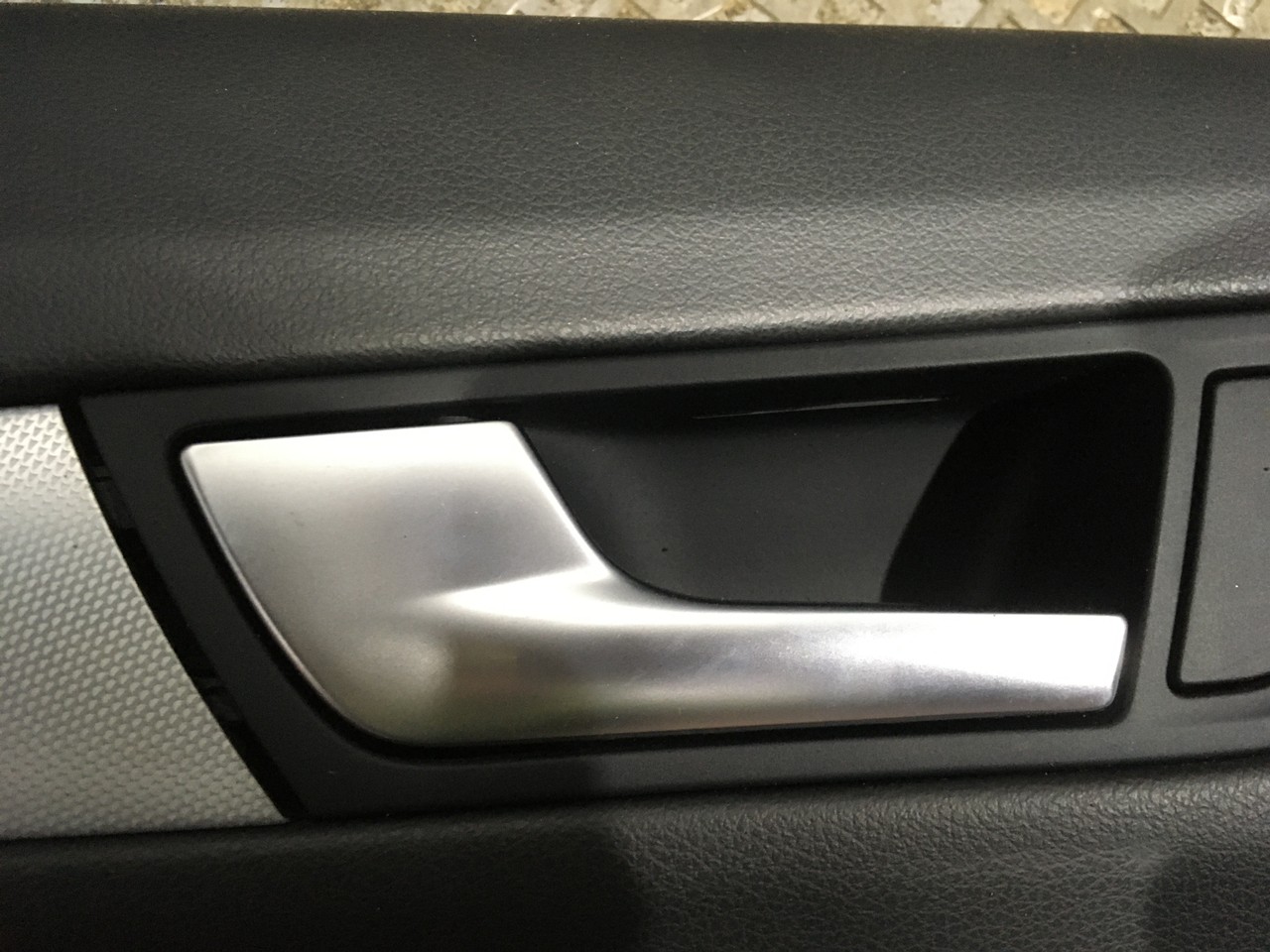 Ручка двери внутренняя Audi Q5 8R