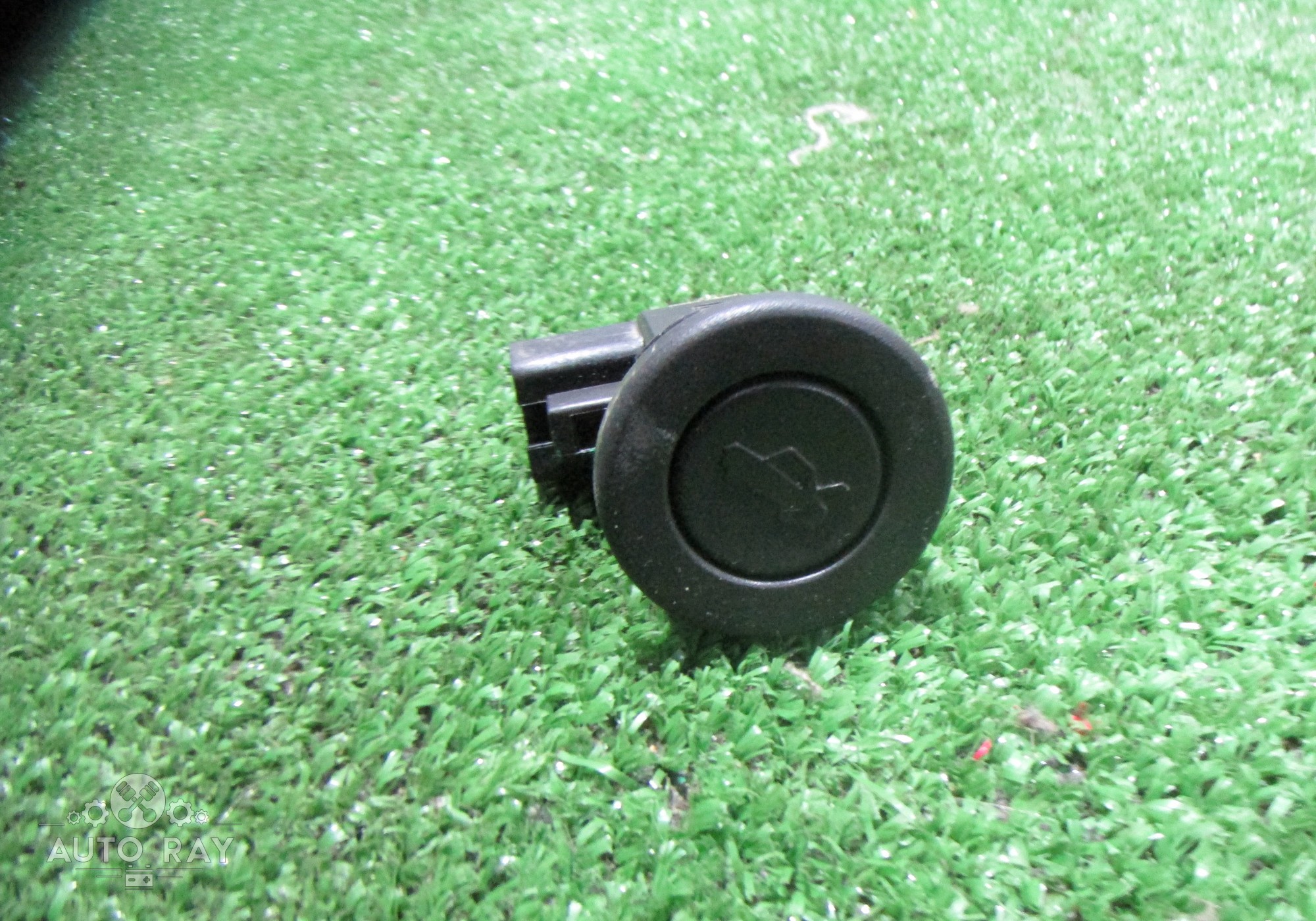 90803408 Кнопка открывания багажника для Chevrolet Monza II (с 2019)