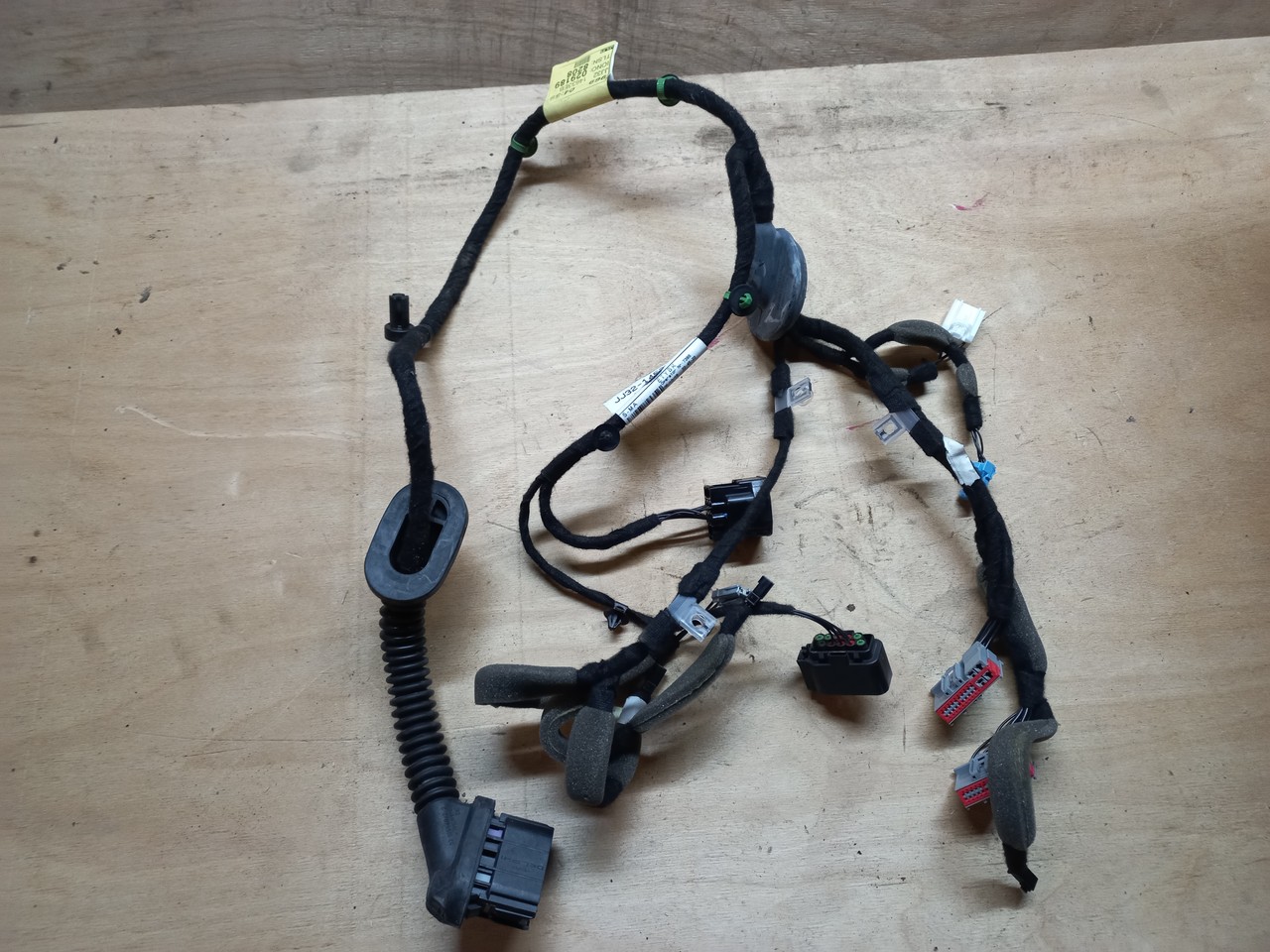 Электропроводка двери задней правой Land Rover Range Rover Evoque