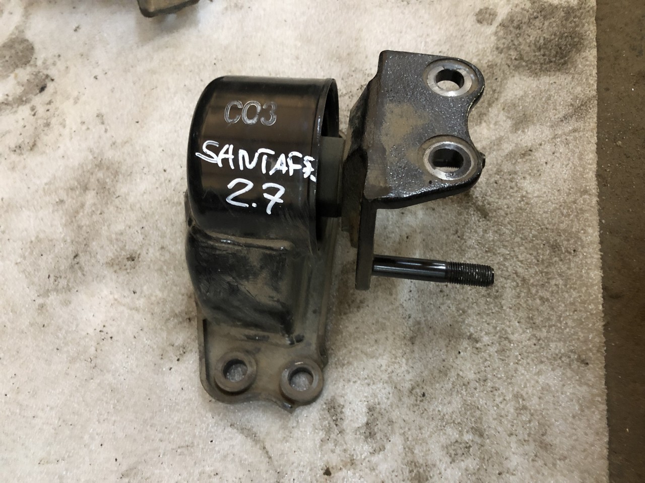 Кронштейн двигателя левый Hyundai Santa Fe II